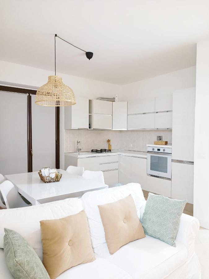 Ai Castelli Apartment - Locazione Turistica Cin It58060C2Fhnreg9A Colonna Exterior foto